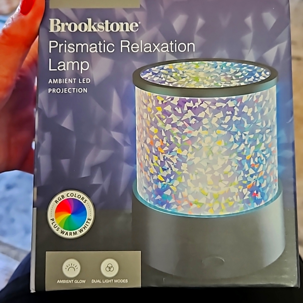 💜NWT‎ BROOKSTONE Prismatic Relaxation Lamp